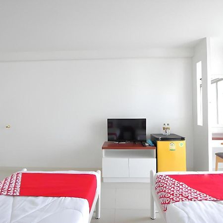 Super Oyo 498 Ladawan Villa Bangkok Luaran gambar