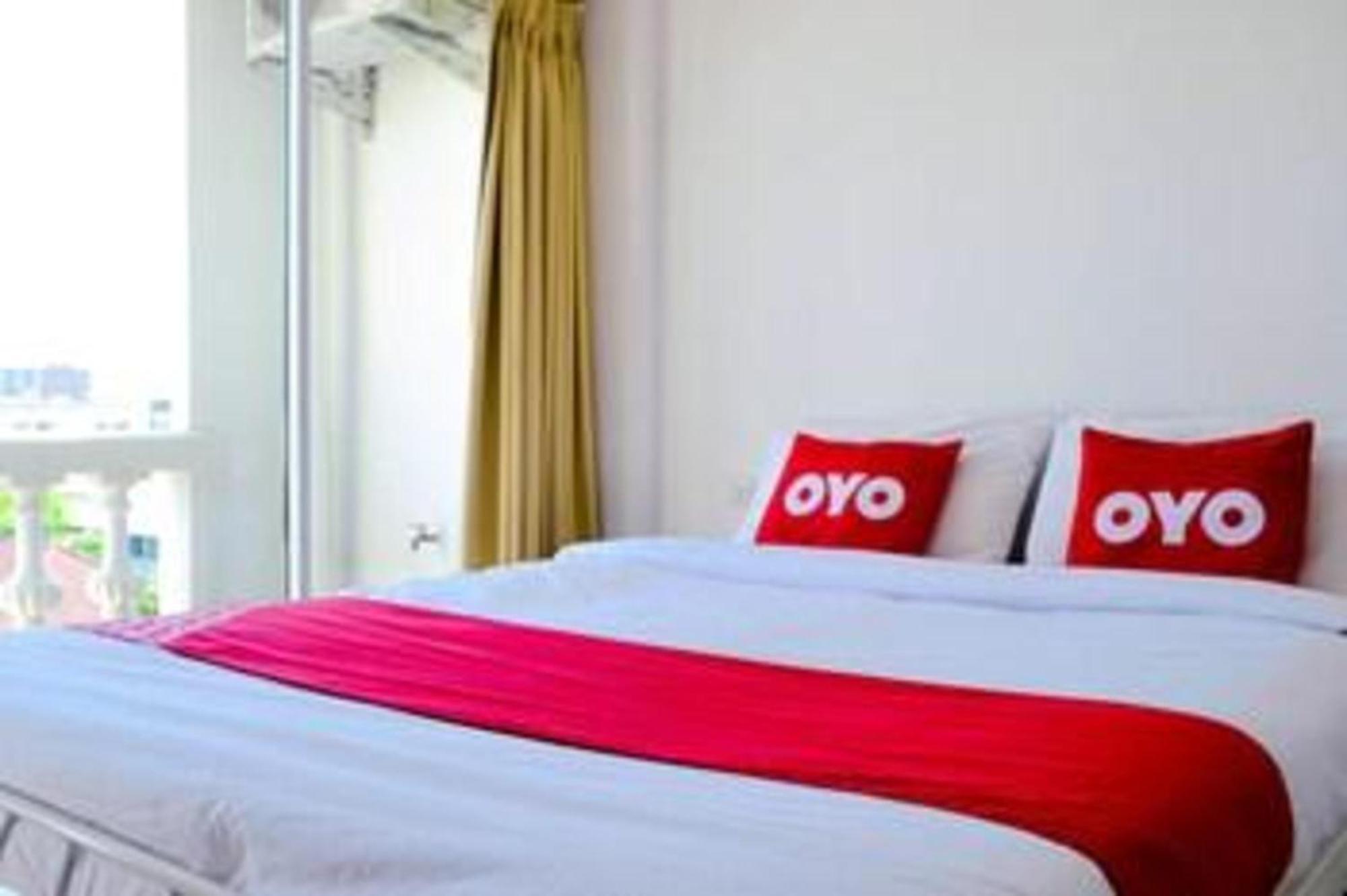 Super Oyo 498 Ladawan Villa Bangkok Luaran gambar