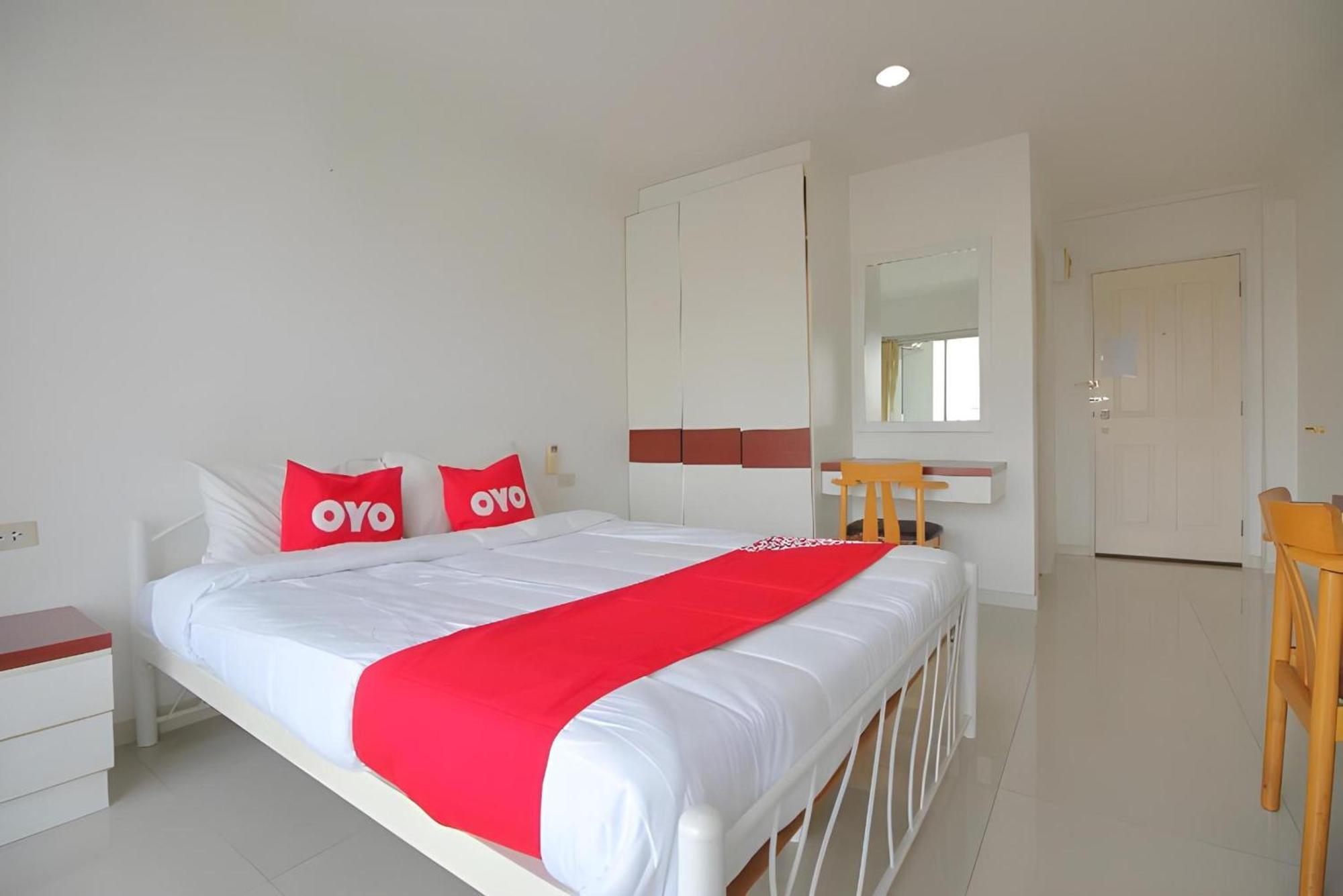 Super Oyo 498 Ladawan Villa Bangkok Luaran gambar
