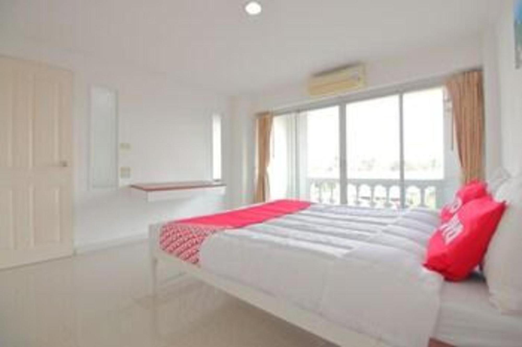 Super Oyo 498 Ladawan Villa Bangkok Luaran gambar