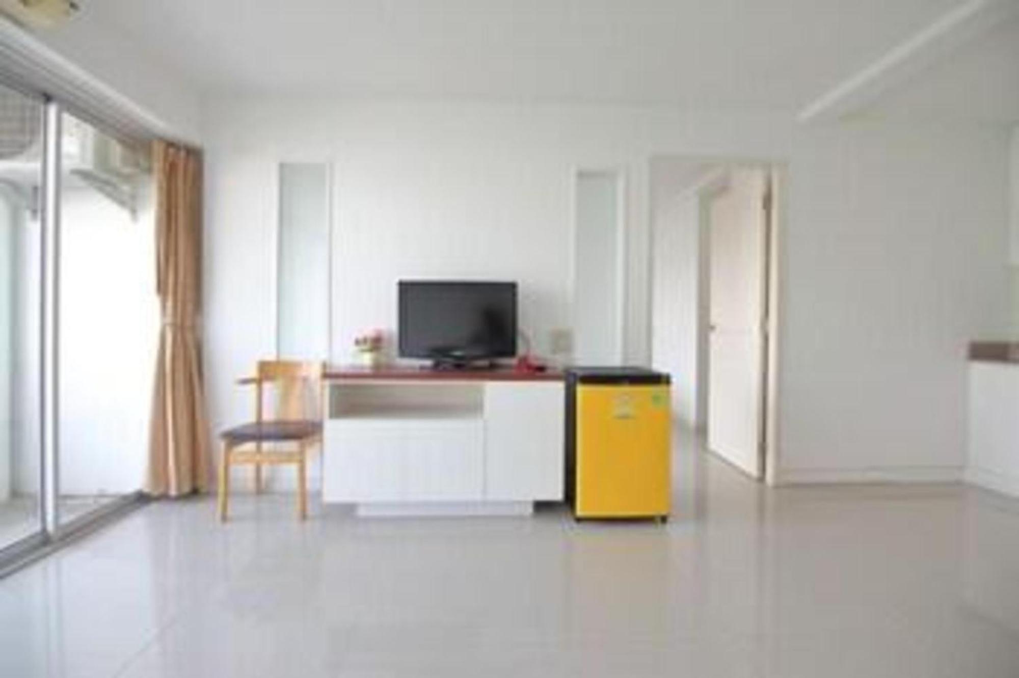 Super Oyo 498 Ladawan Villa Bangkok Luaran gambar