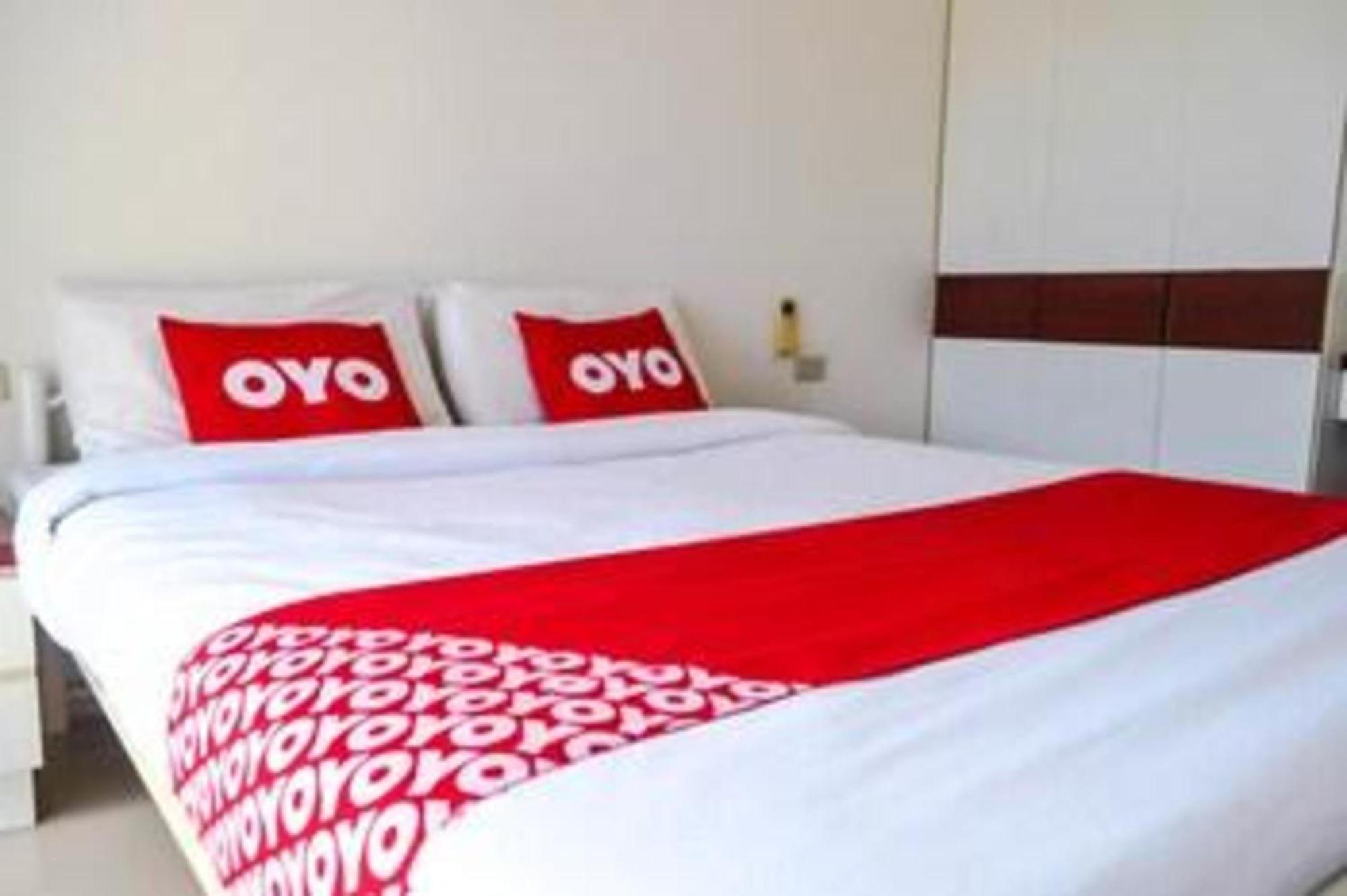 Super Oyo 498 Ladawan Villa Bangkok Luaran gambar