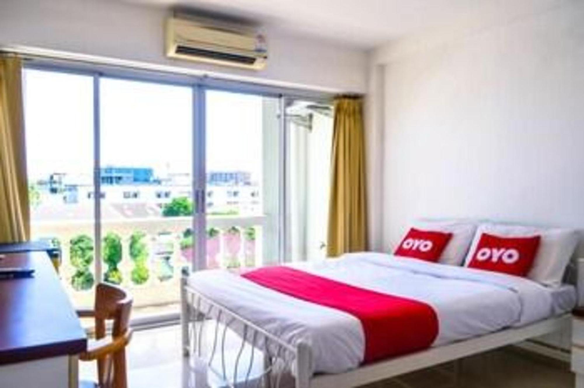 Super Oyo 498 Ladawan Villa Bangkok Luaran gambar