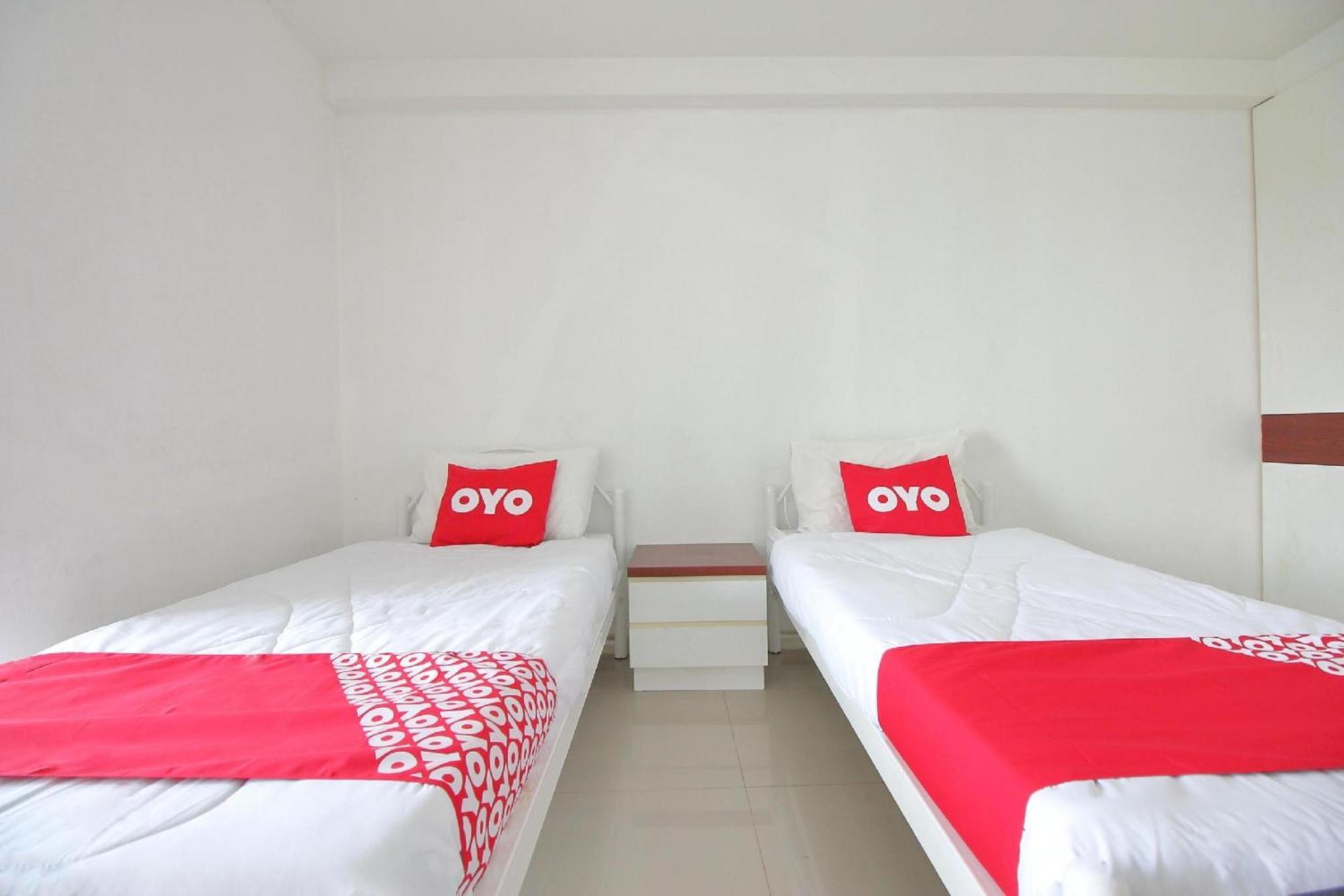 Super Oyo 498 Ladawan Villa Bangkok Luaran gambar