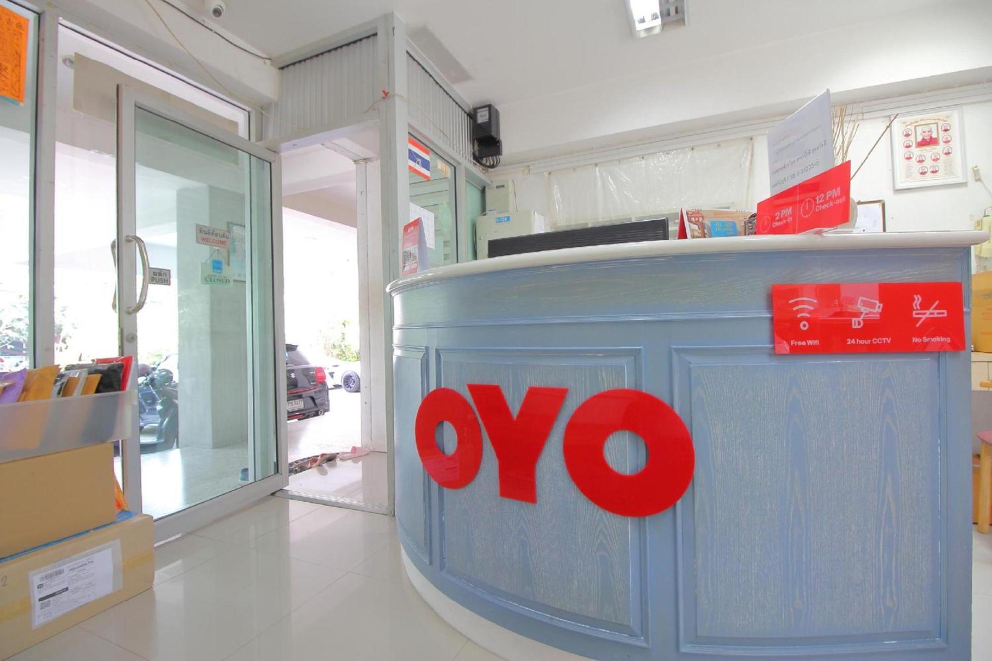 Super Oyo 498 Ladawan Villa Bangkok Luaran gambar