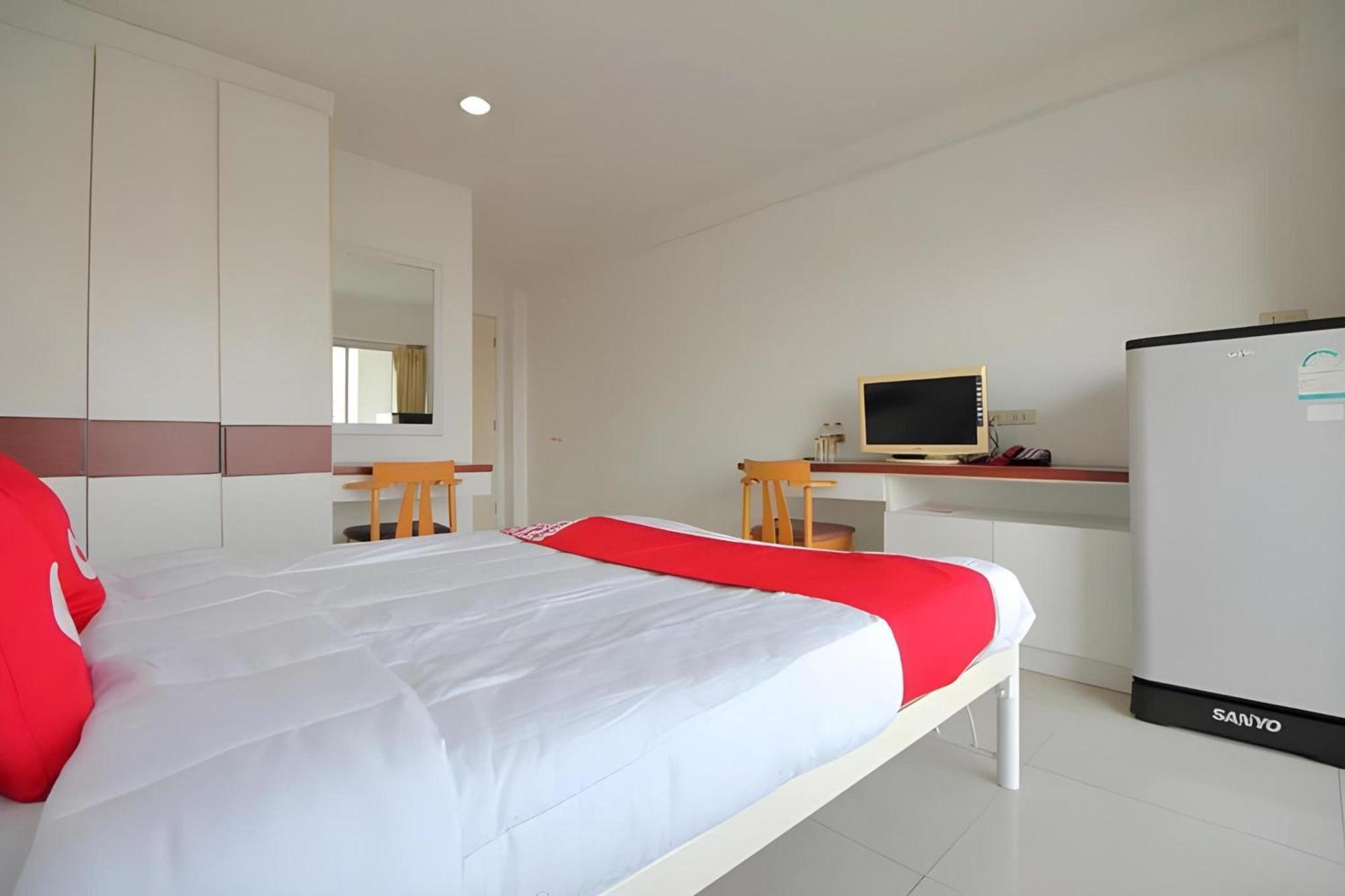 Super Oyo 498 Ladawan Villa Bangkok Luaran gambar
