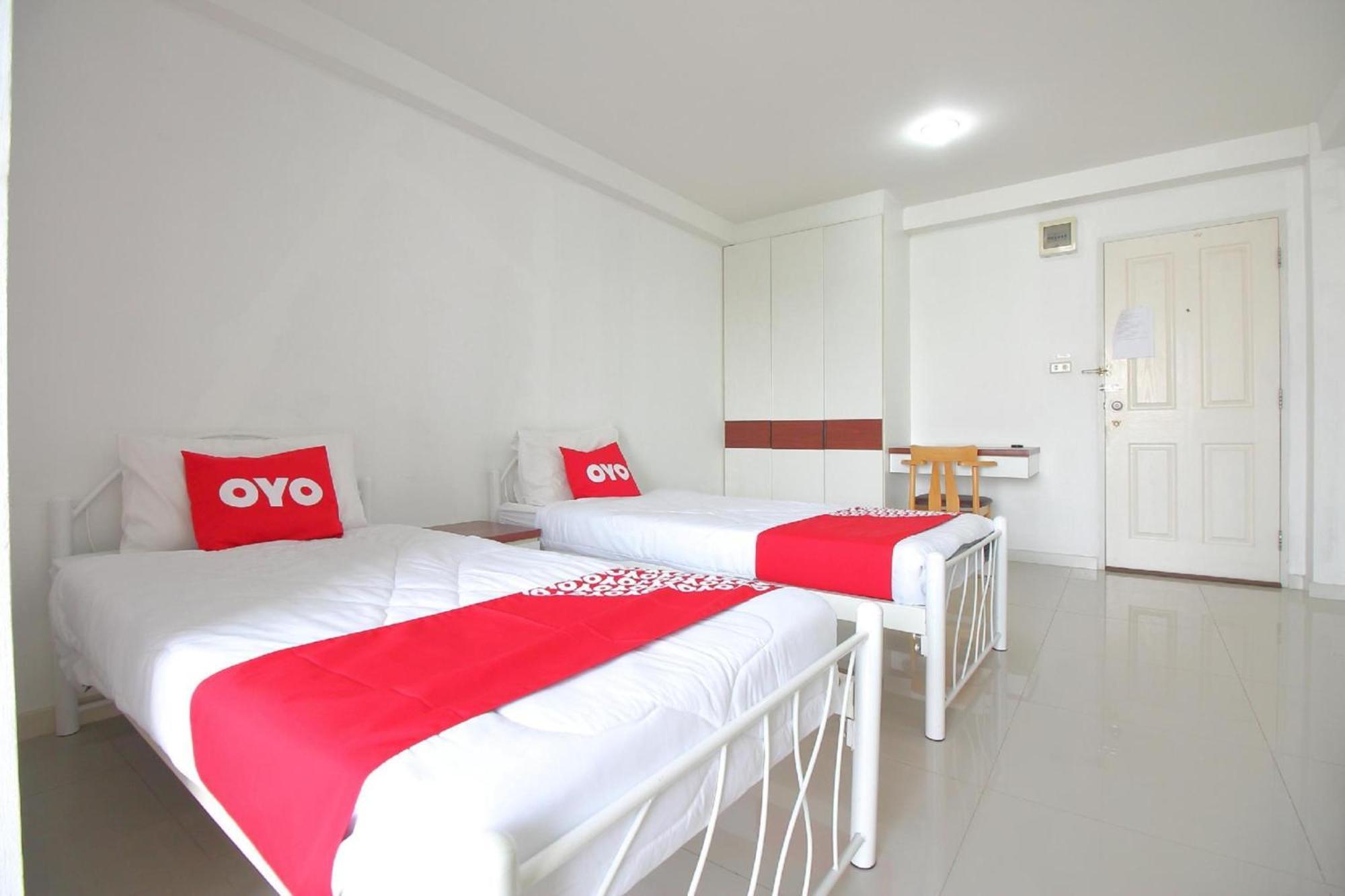 Super Oyo 498 Ladawan Villa Bangkok Luaran gambar