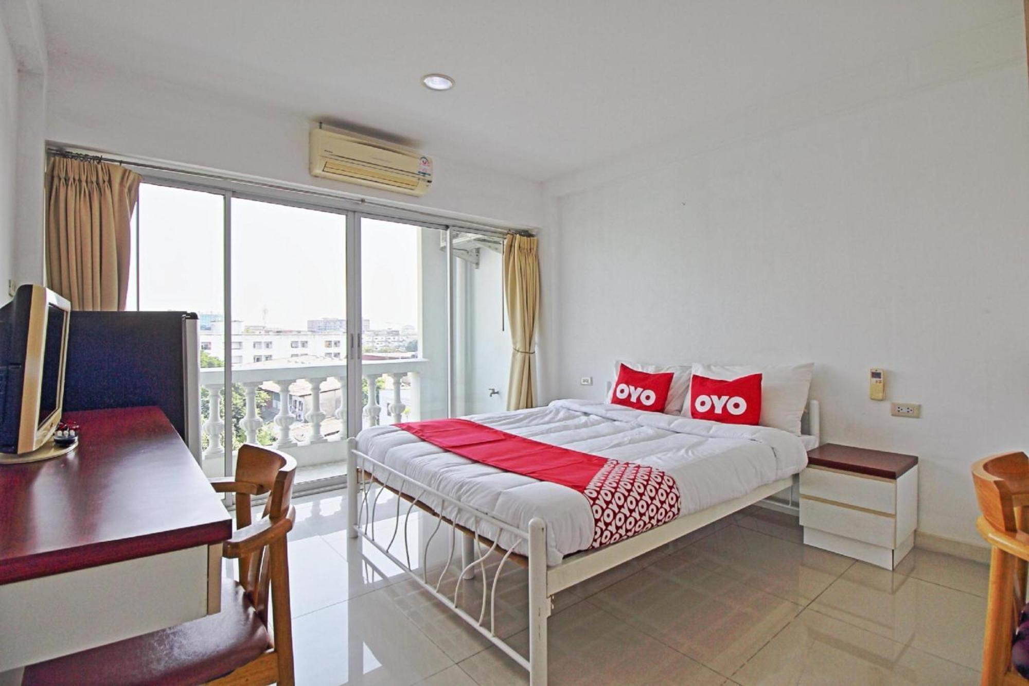 Super Oyo 498 Ladawan Villa Bangkok Luaran gambar