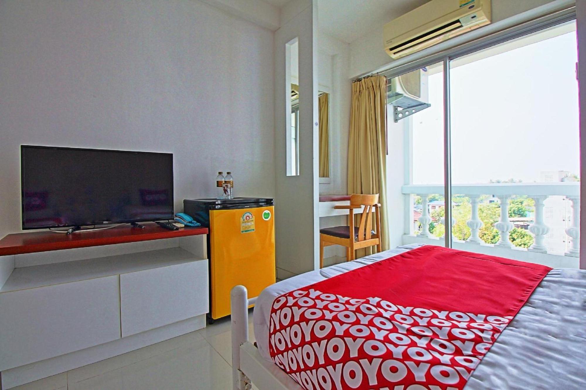Super Oyo 498 Ladawan Villa Bangkok Luaran gambar